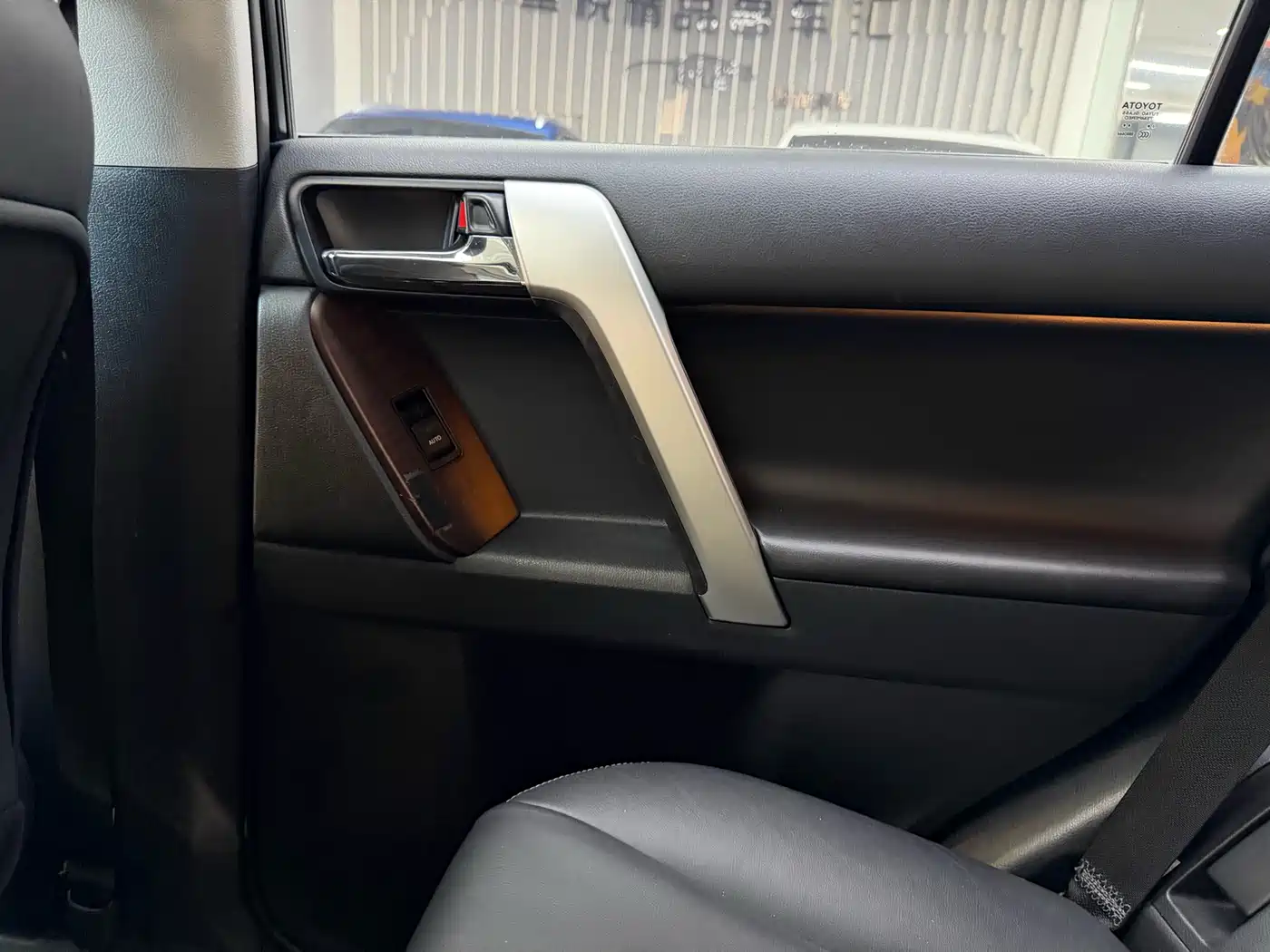 Toyota Prado 2014 4.0L Automatic TX-L фото 21