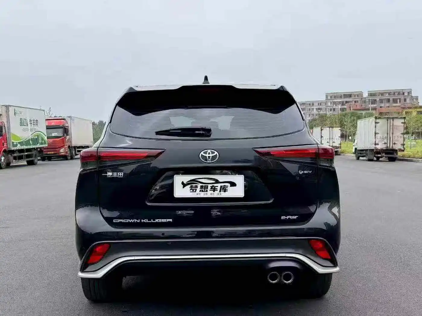 Photo 8 - Toyota Crown Kluger