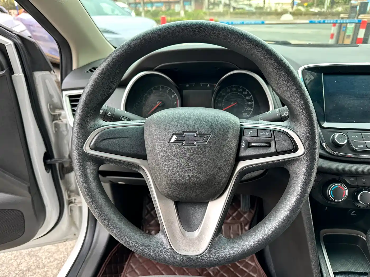 Chevrolet Monza 2019 Redline 320T DCT Joy Edition China VI фото 16