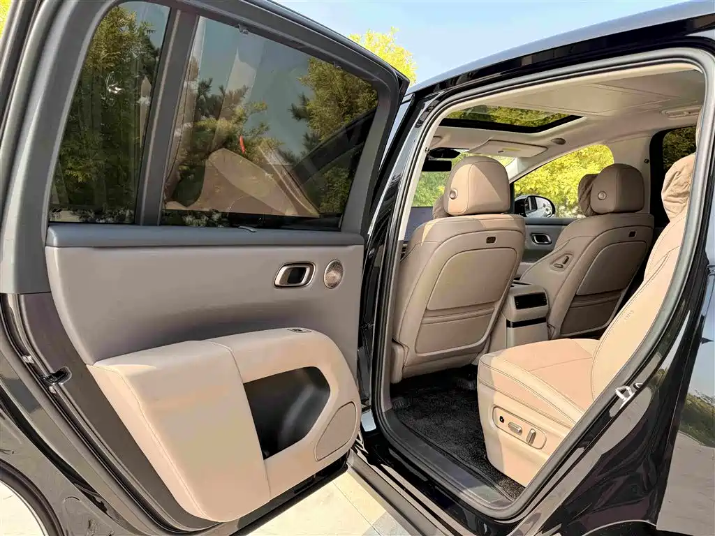 Li Auto Li i8 2026 2025 Standard Edition