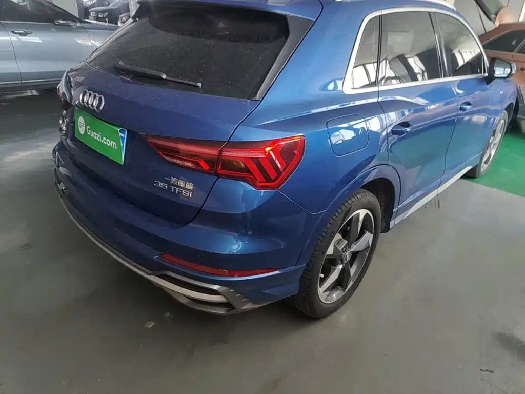 Фото 8 - Audi Q3
