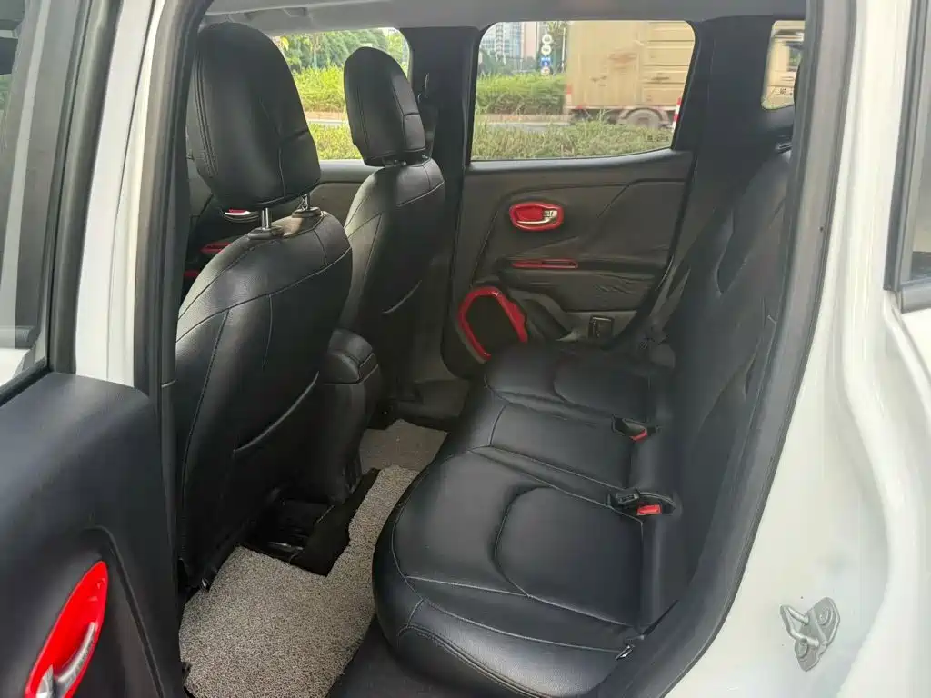 Jeep Renegade 2019 2018 Connected Large Screen Edition 180T Automatic Power