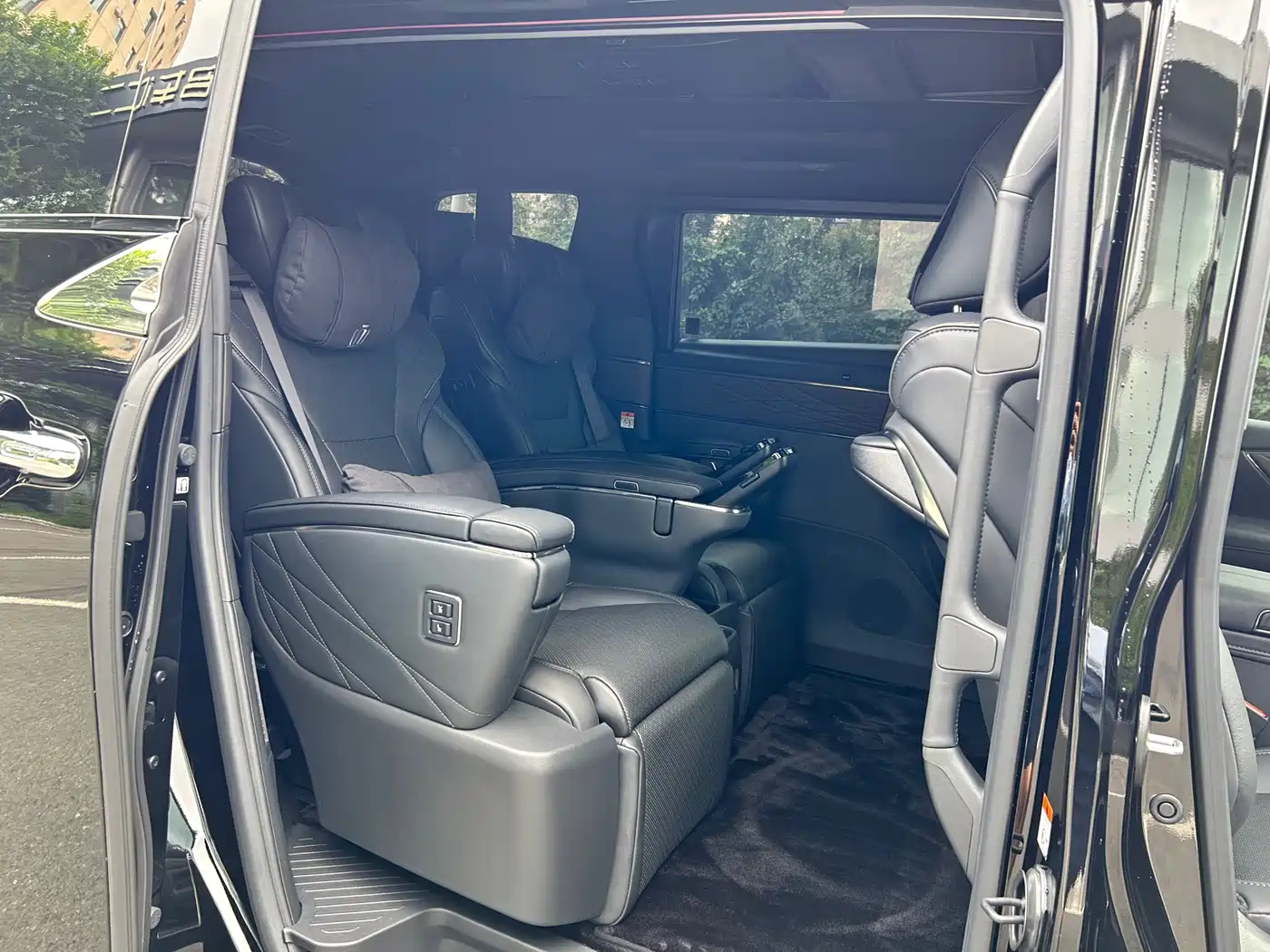Toyota Vellfire 2025 2024 Crown Hybrid 2.5L Executive Premium Edition