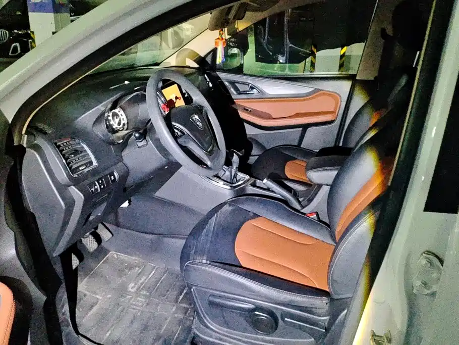 Photo 9 - Baojun 560