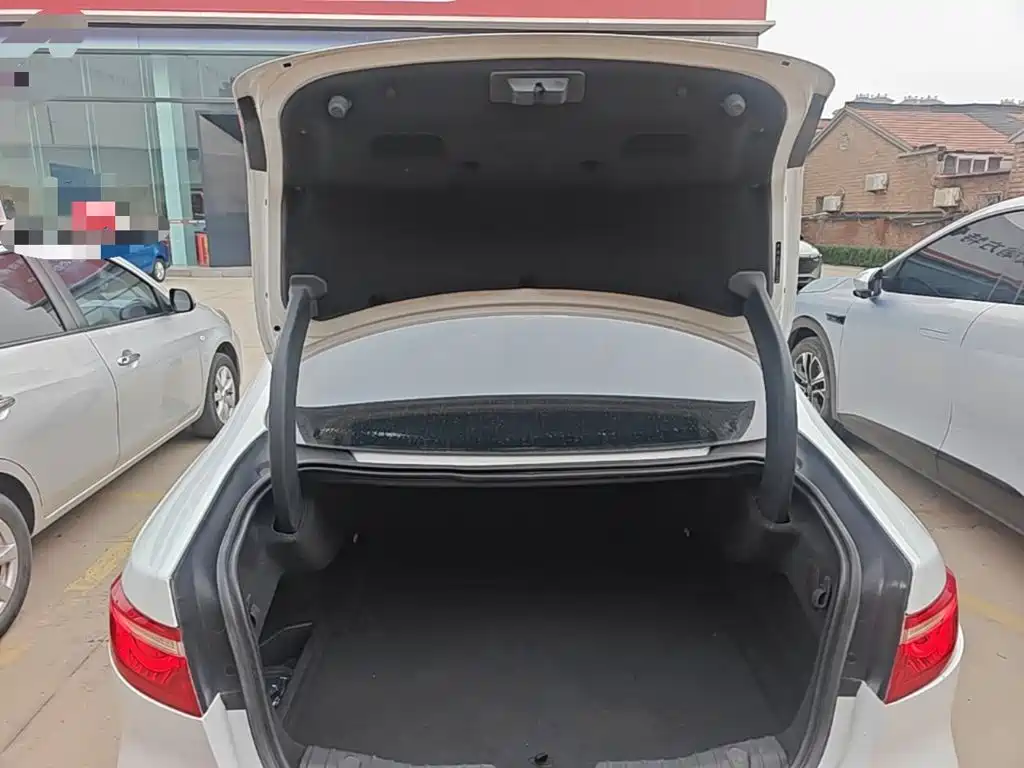 Jaguar XF 2016 2016 XF 2.0T 2WD Elegance Edition
