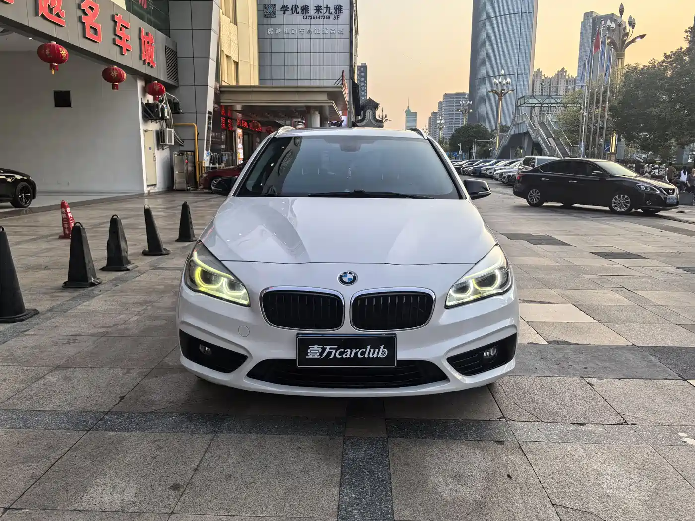 BMW 2 Series Touring 2016 218i Sport Design Package фото 2