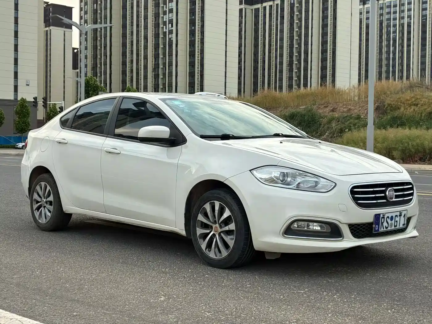 Fiat Viaggio 2013 2013 1.4T Anniversary Edition
