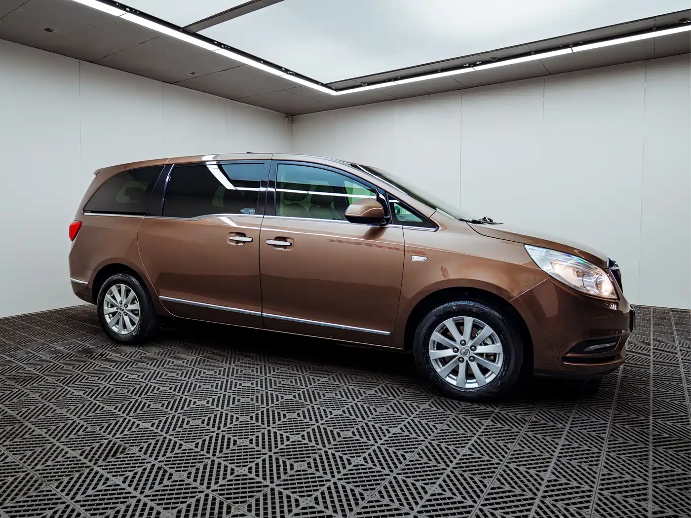 Buick GL8 2018 28T Premium Model China VI фото 5
