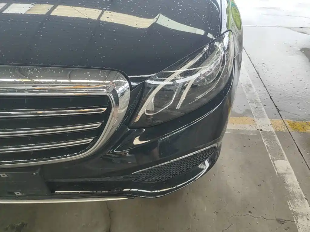 Фото 24 - Mercedes-Benz E-Class