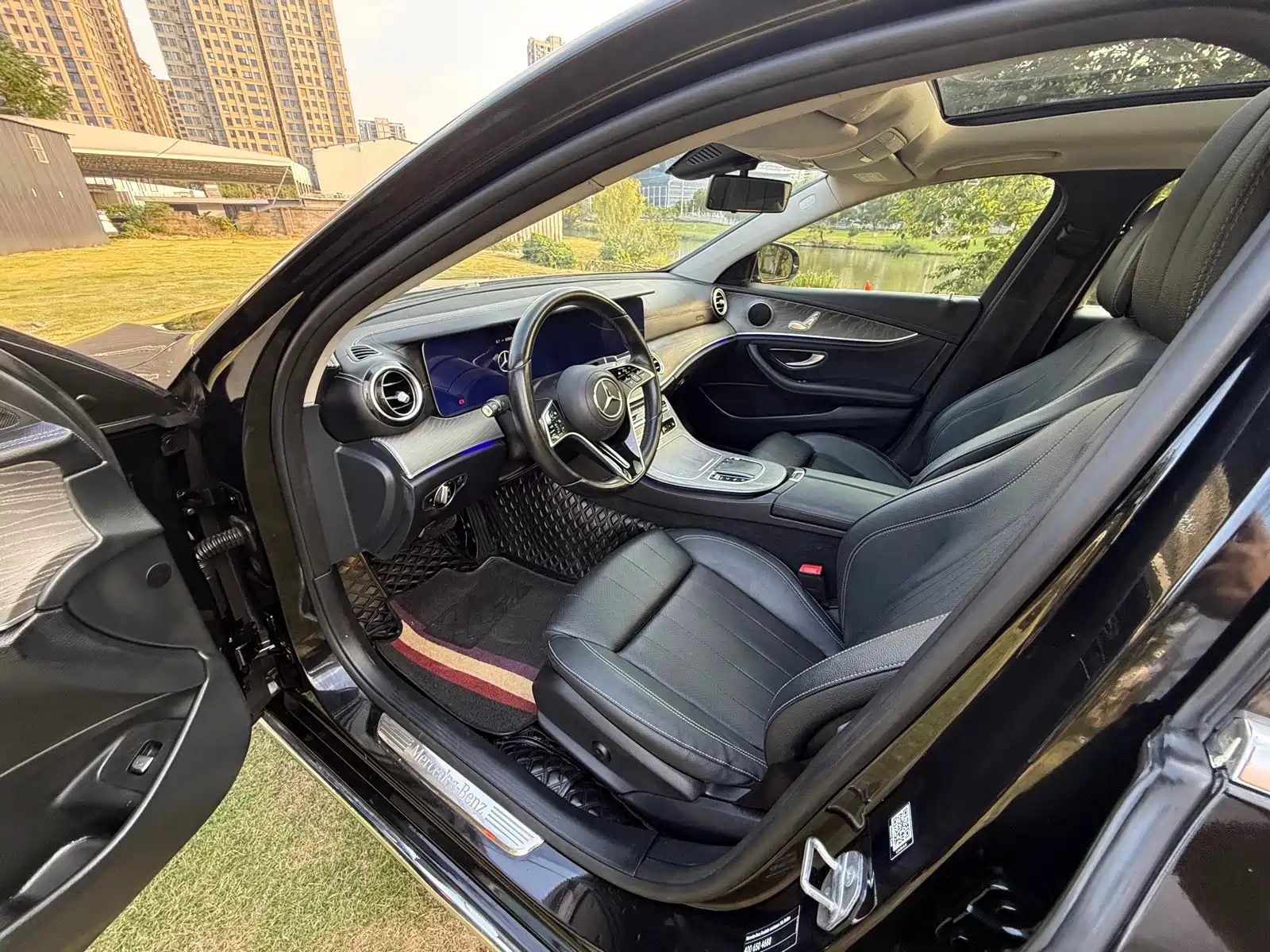 Фото 7 - Mercedes-Benz E-Class
