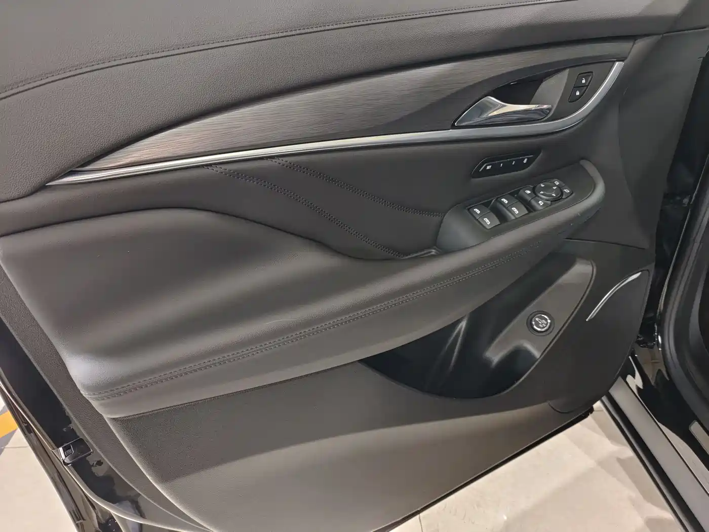 Buick Enclave 2022 652T 4WD Premium 7-Seater фото 9