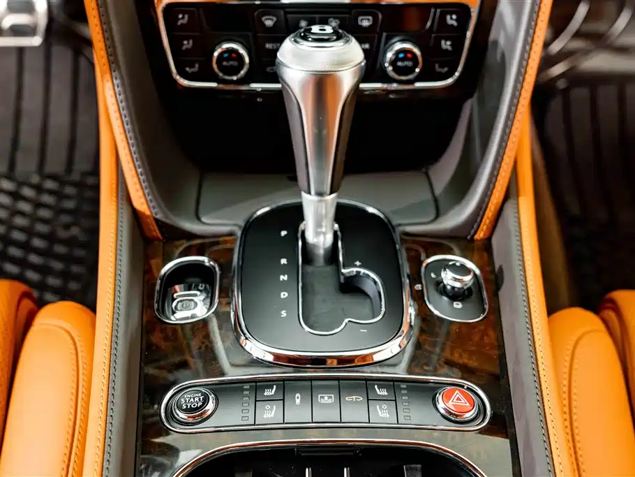 Photo 14 - Bentley Flying Spur
