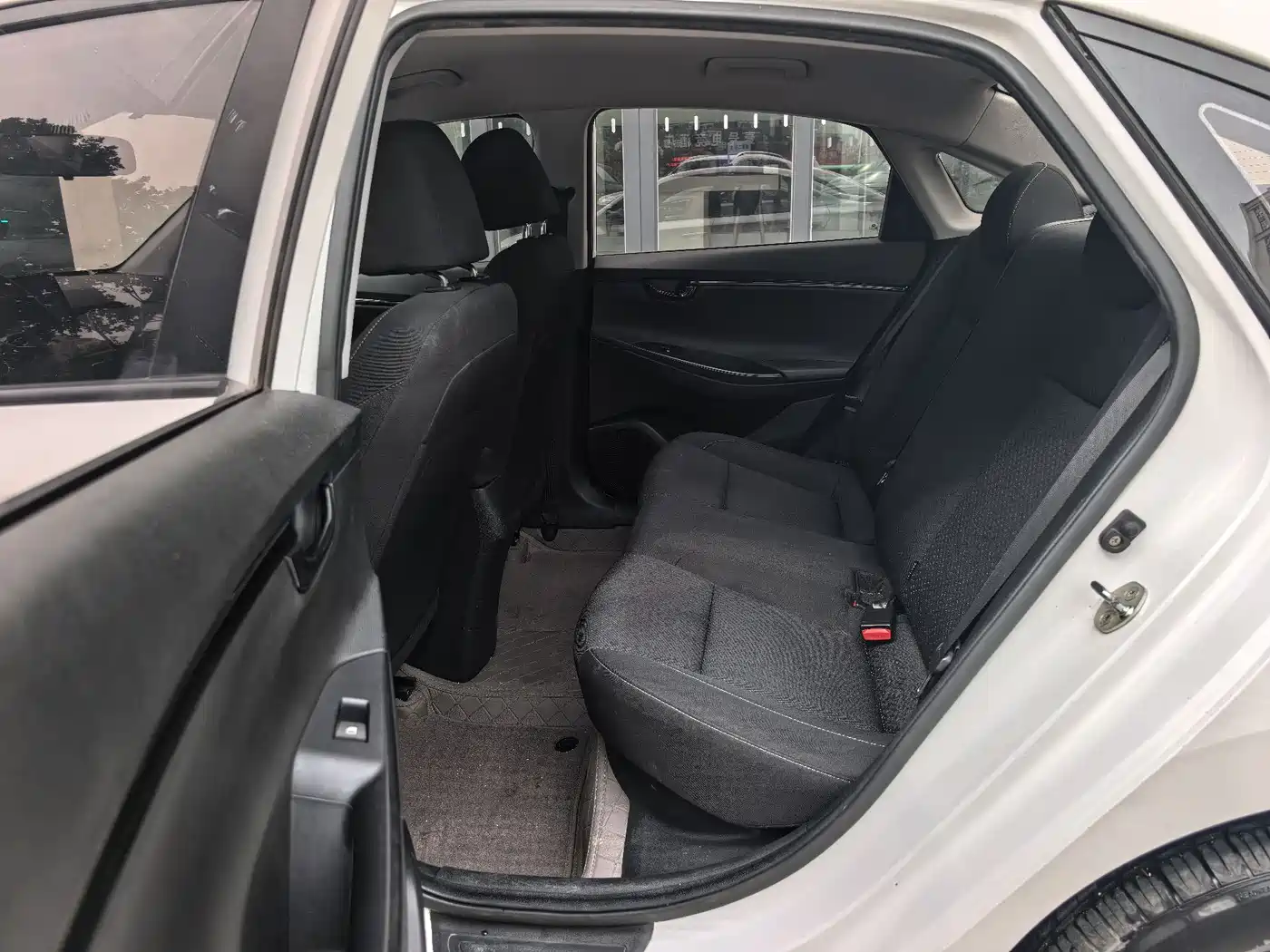 Hyundai Elantra 2018 1.6L Automatic Pleasing Edition GL China VI фото 9