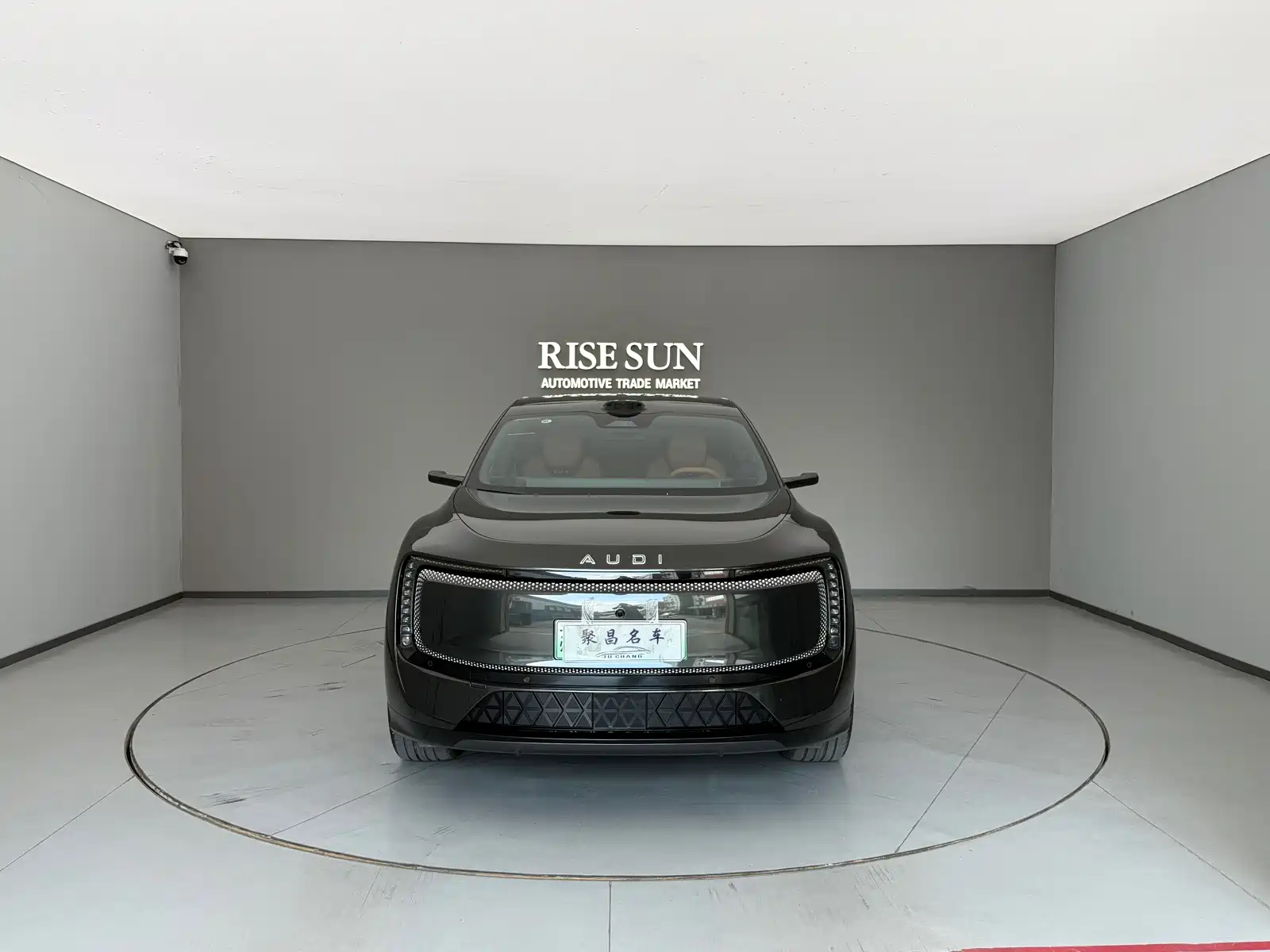 Фото 2 - Audi E7X