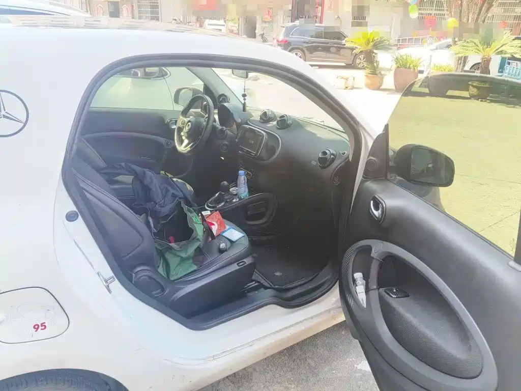 Фото 11 - smart fortwo
