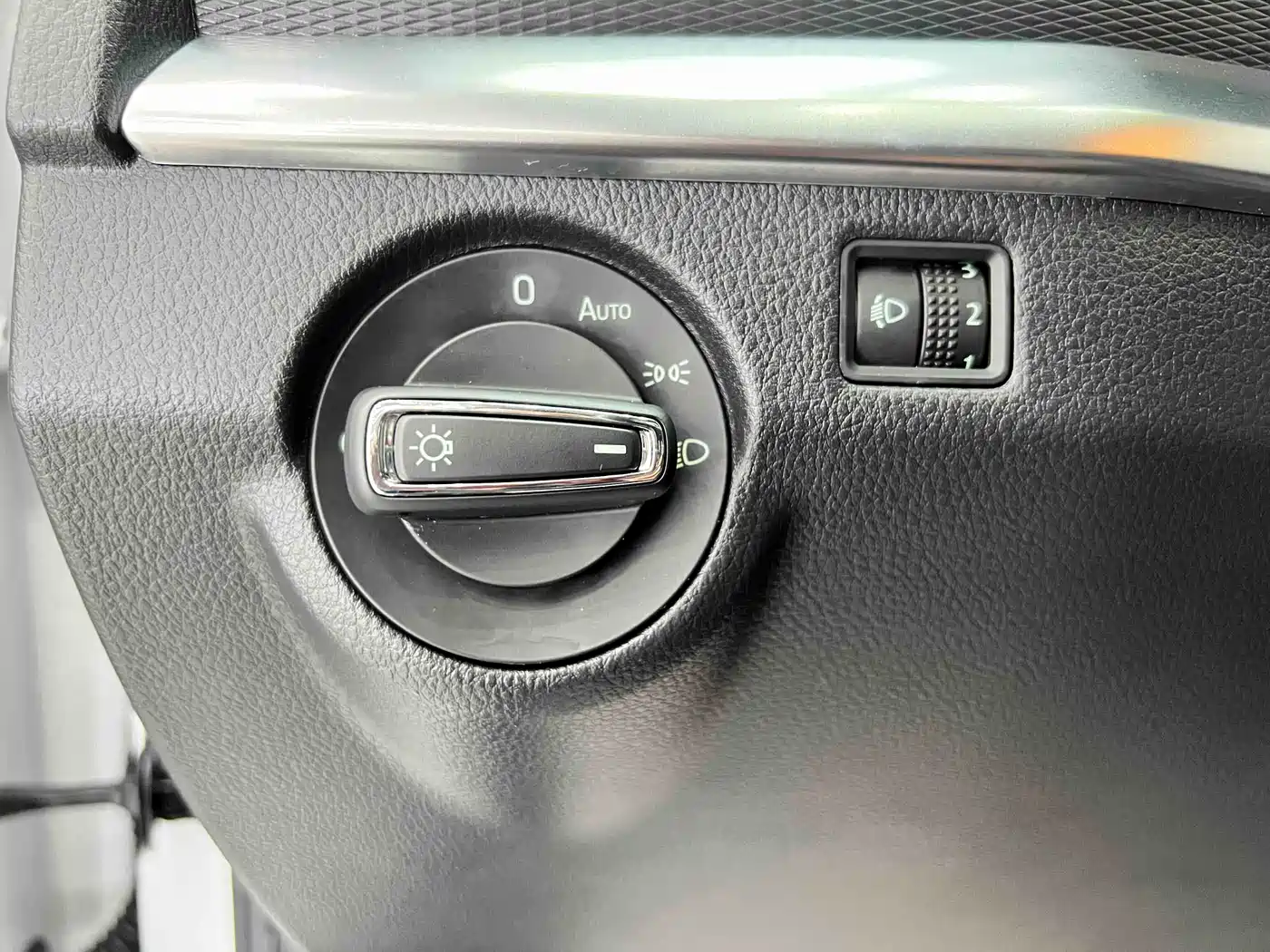 Škoda Kamiq 2023 1.5L Auto Comfort Edition фото 8