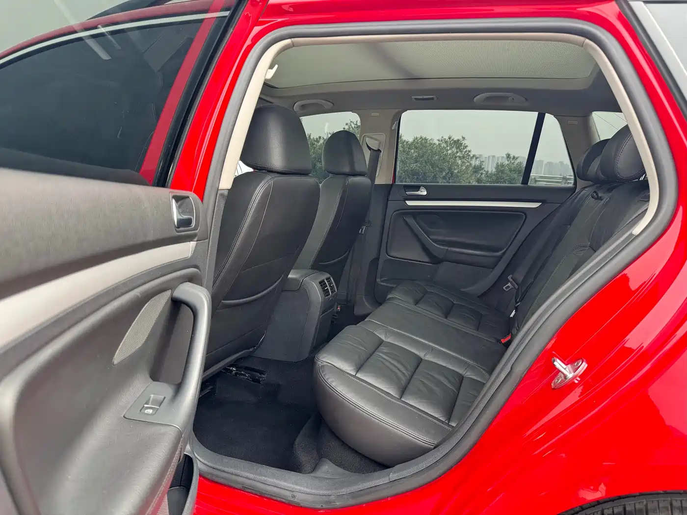 Volkswagen Golf (Import) 2011 Model 1.4TSI Luxury Touring фото 24