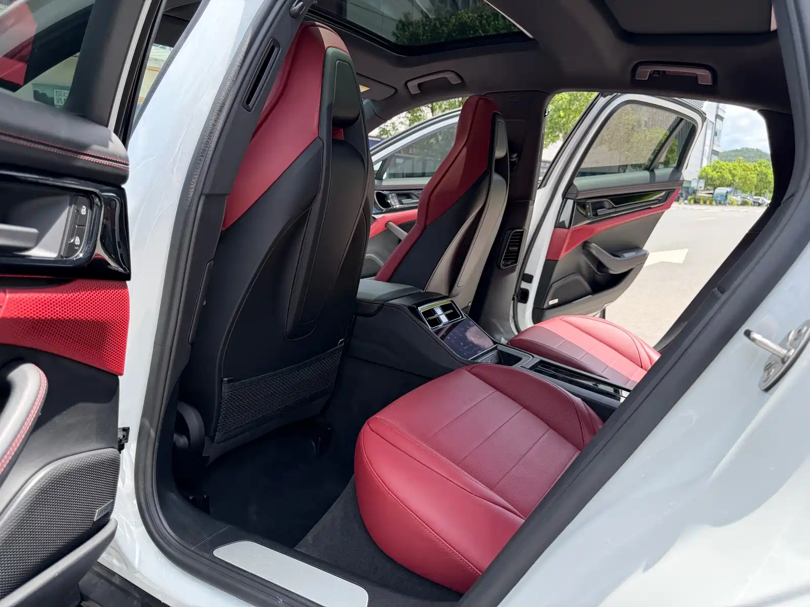 Photo 5 - Porsche Panamera