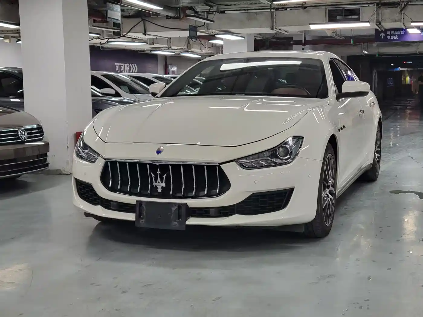 Фото 1 - Maserati Ghibli