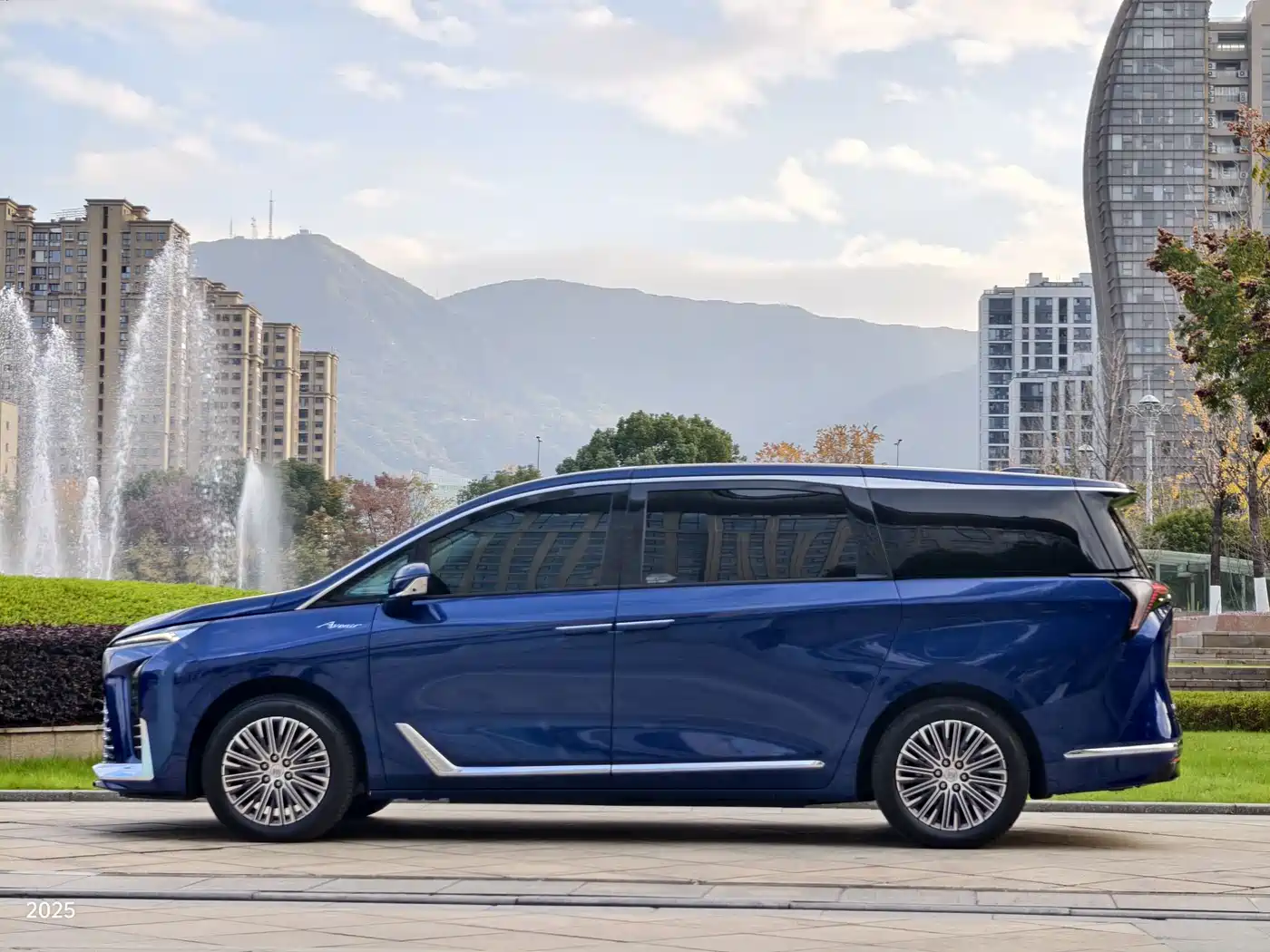 BUICK GL8 NEW ENERGY