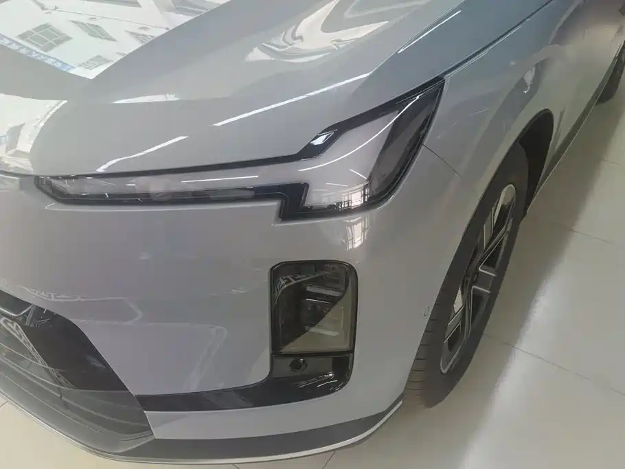 2026 Volvo XC70 Plug-in Hybrid
