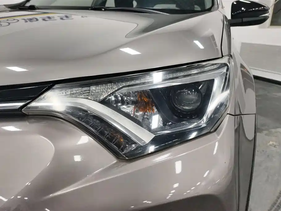 Toyota RAV4 Rongfang 2018 2.0L CVT 2WD Trend X Edition фото 5