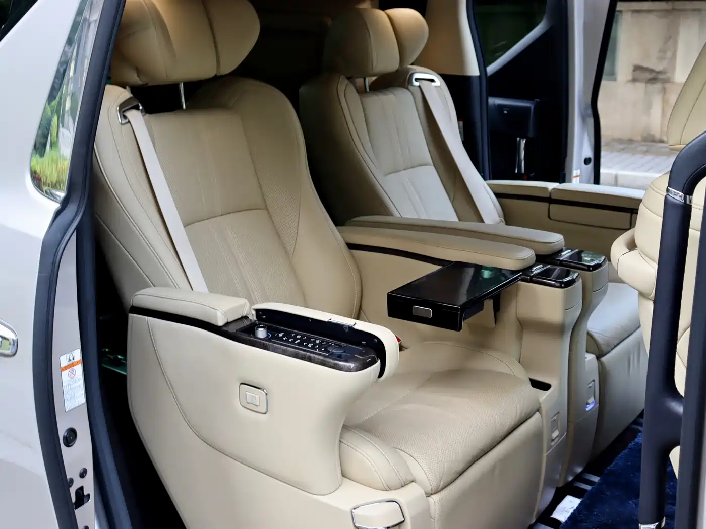 Toyota Vellfire 2020 2019 Hybrid 2.5L HV Premium Edition