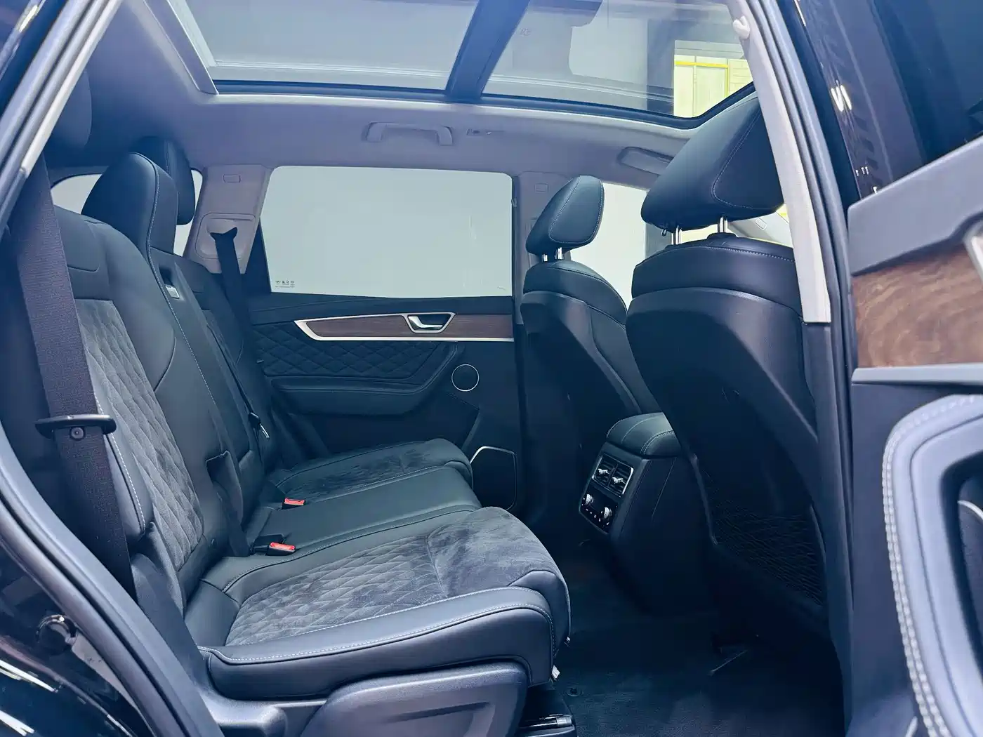 Hongqi HS7 2023 2022 2.0T DCT 2WD ZhiLian QiXiang Edition 5-seater