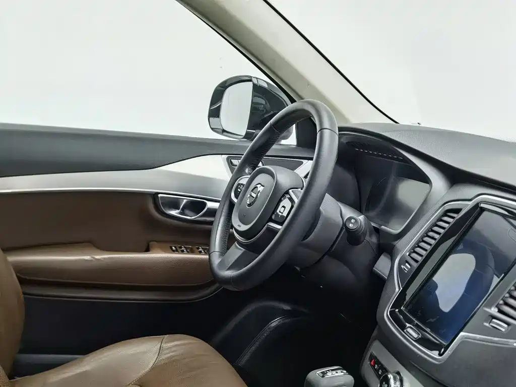 Photo 22 - Volvo XC90