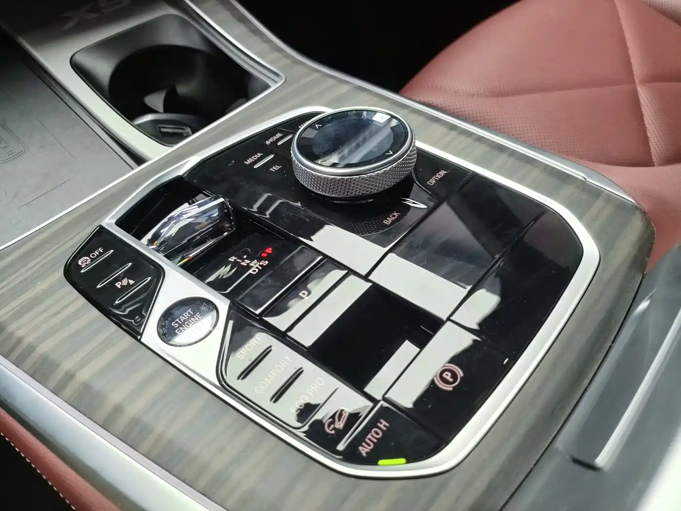 BMW X5 2025 Model xDrive 40Li M Sport Blackout Package фото 10