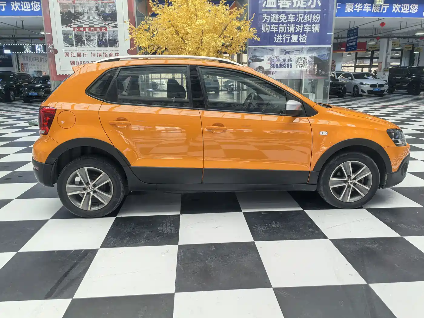 Volkswagen Polo 2012 1.6L Cross Polo AT фото 8