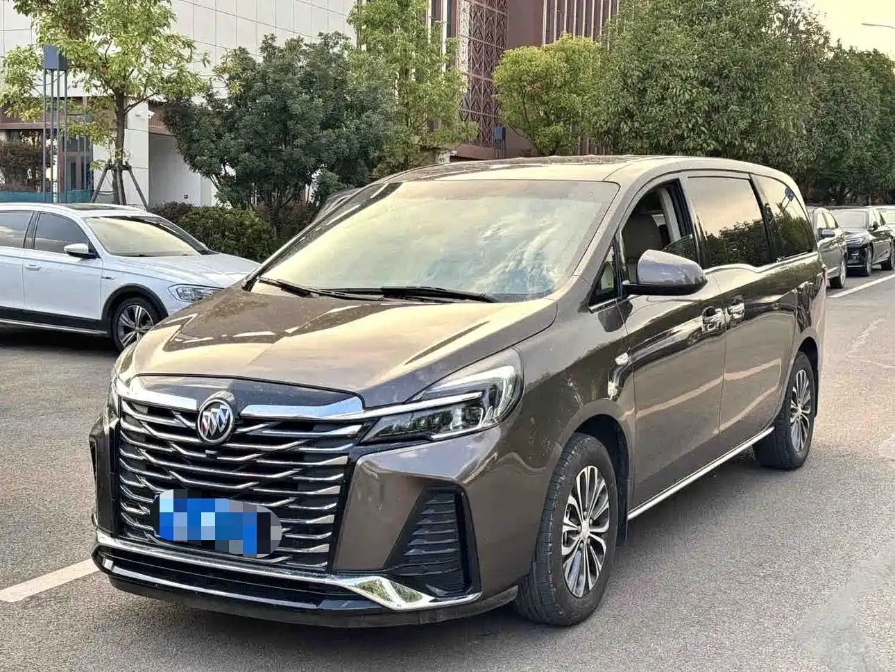 Фото 1 - Buick GL8