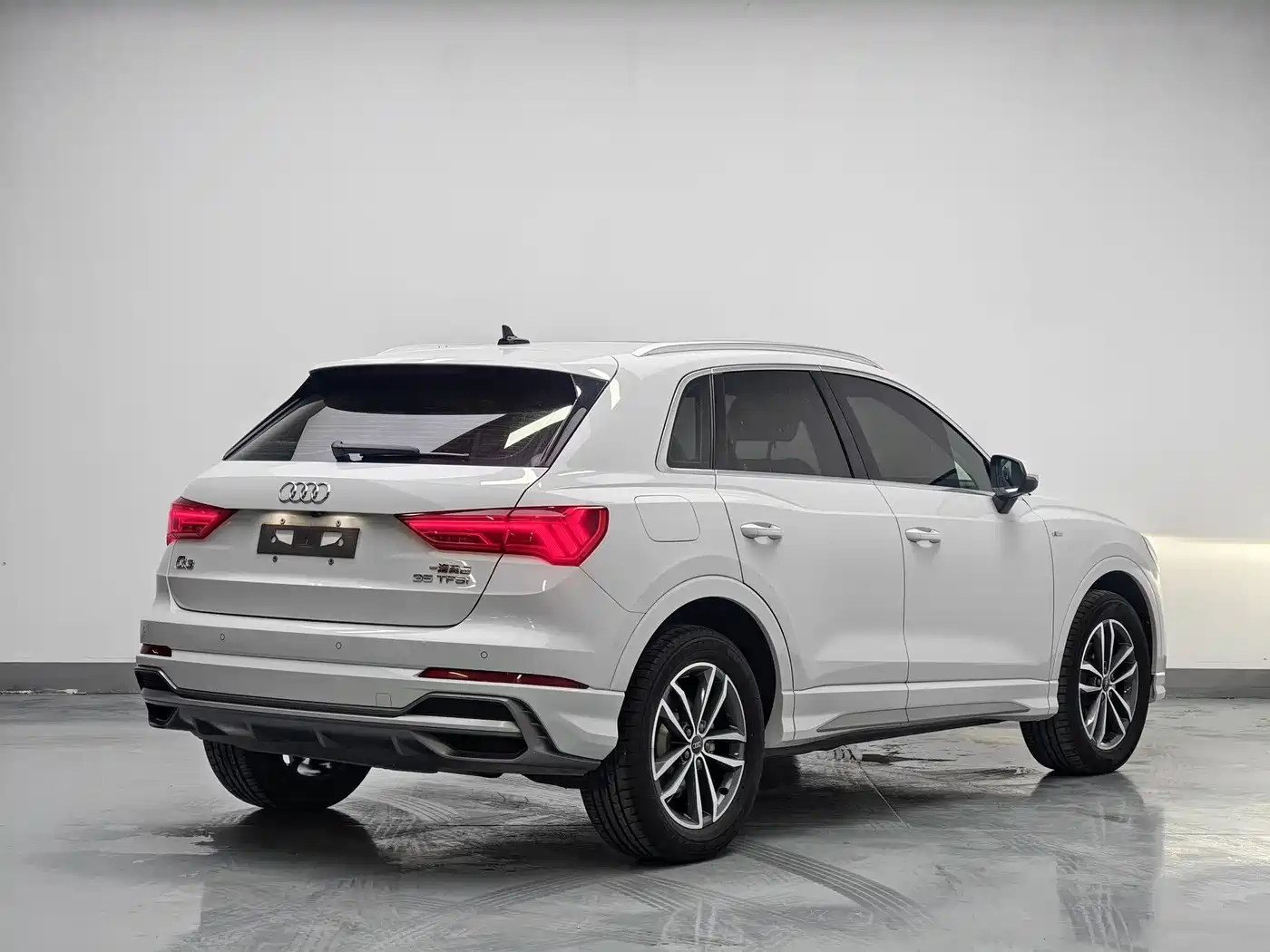 Audi Q3 2023 35 TFSI Progressive Dynamic (1.4T) фото 5