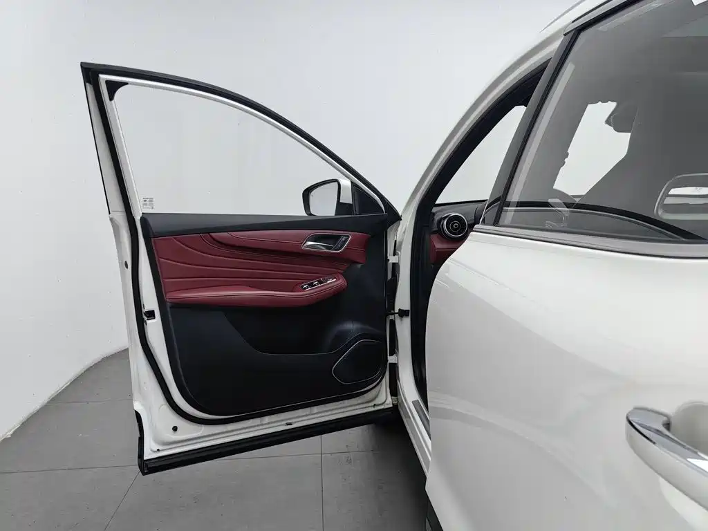 MG HS 2018 2018 30T Automatic 2WD Trophy Hormone Passion Edition China V
