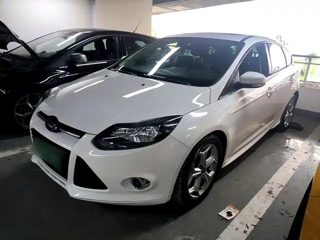  Ford Focus 2012 Hatchback 2.0L Manual Luxury Sport
