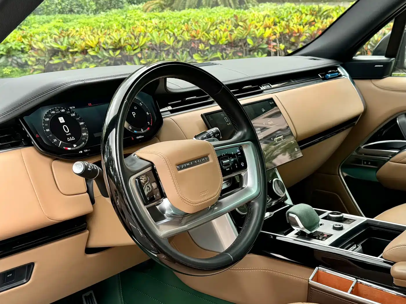 Photo 7 - Land Rover Range Rover