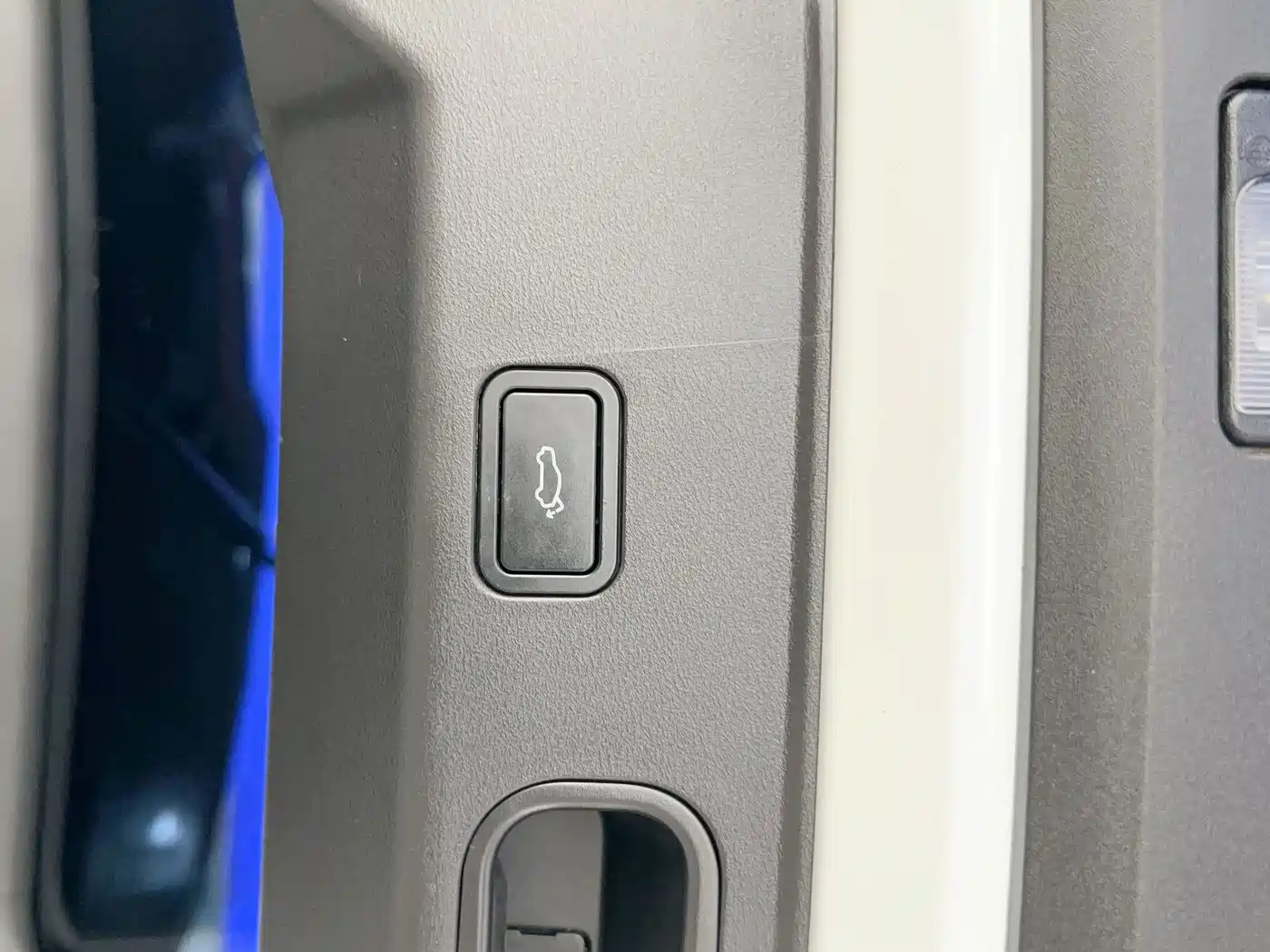Фото 30 - Geely Boyue L