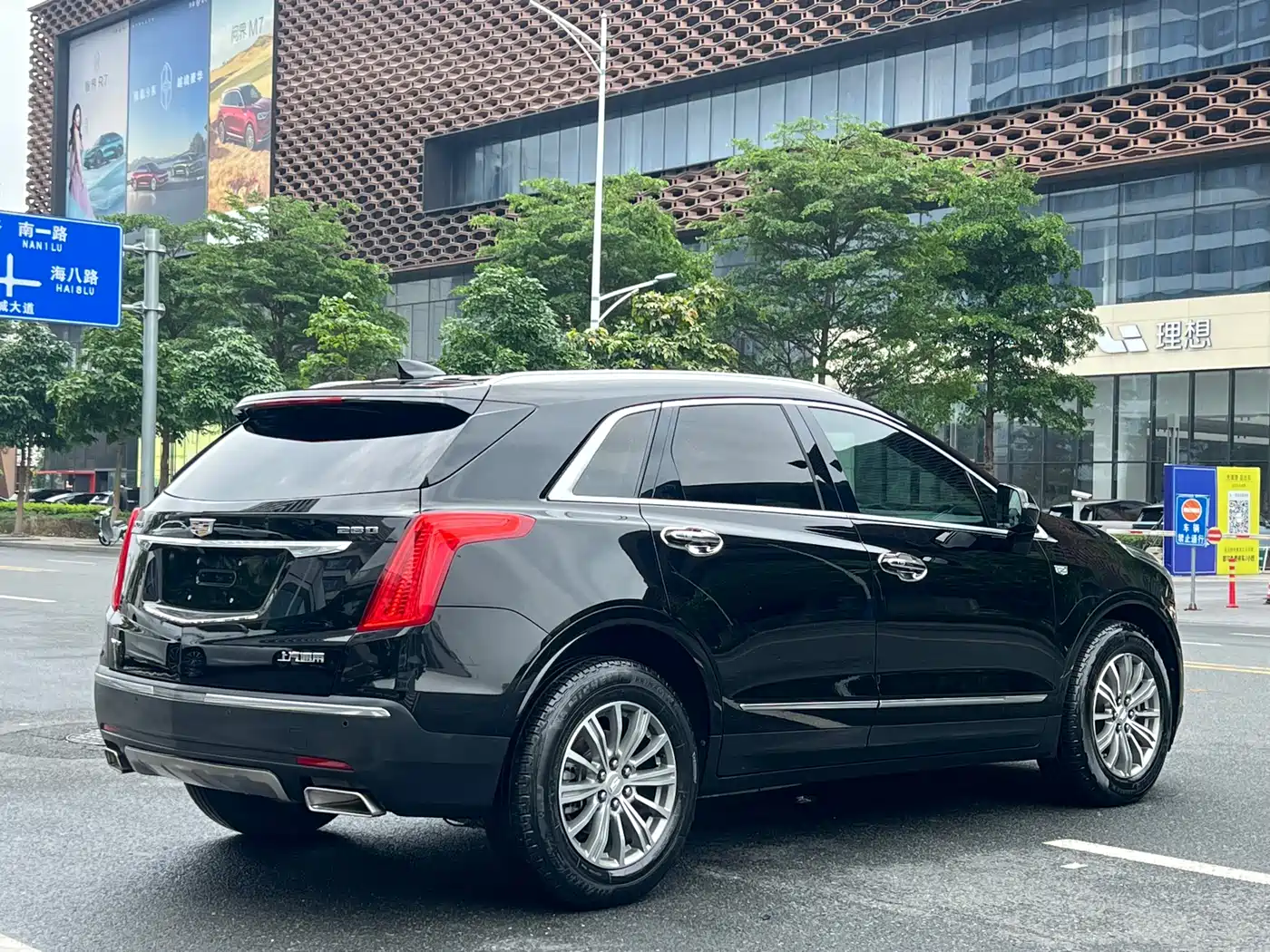 Cadillac XT5 2017 Anniversary Edition 28T 4WD Luxury фото 4