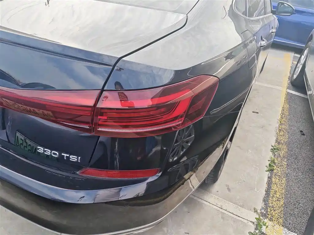 Volkswagen Passat 2023 330TSI Starlight Premium Edition фото 24