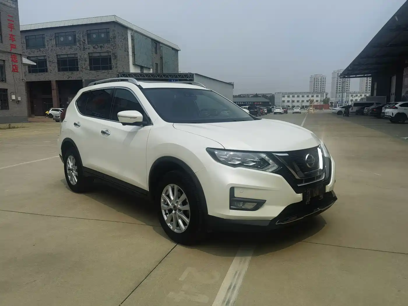 صورة 3 - Nissan X-Trail