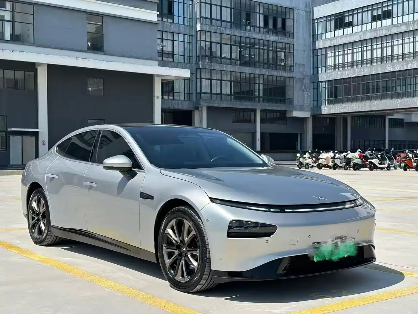 Фото 3 - XPeng P7