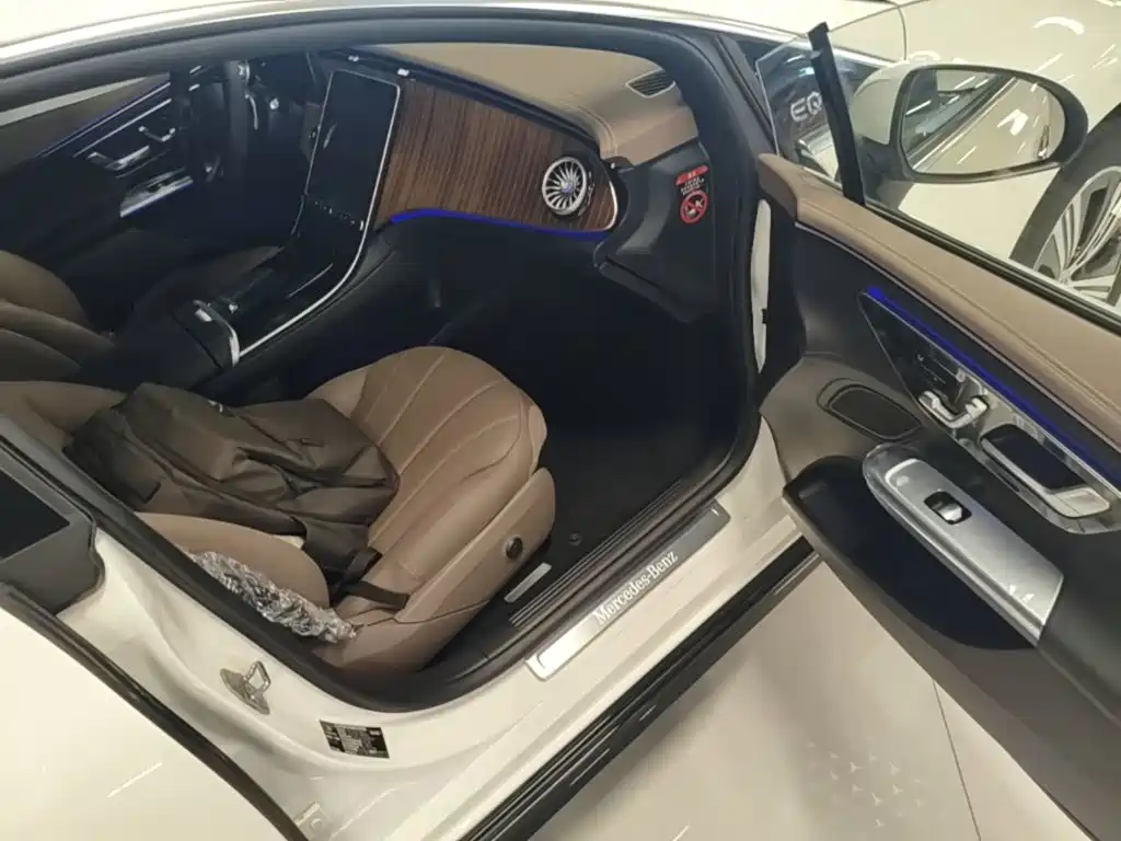 Mercedes-Benz EQE 2025 2025 Model 500 4MATIC Luxury Edition