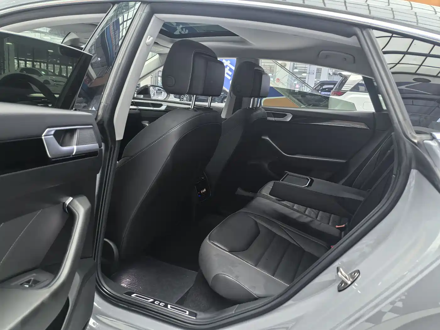 Volkswagen FAW-Volkswagen CC 2021 380TSI Eye-catching Edition фото 10