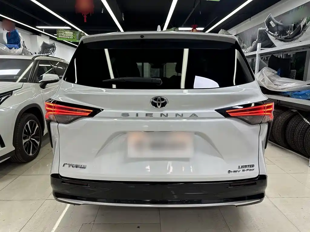 Toyota Sienna 2025 2026 2.5L Hybrid AWD Exclusive Edition