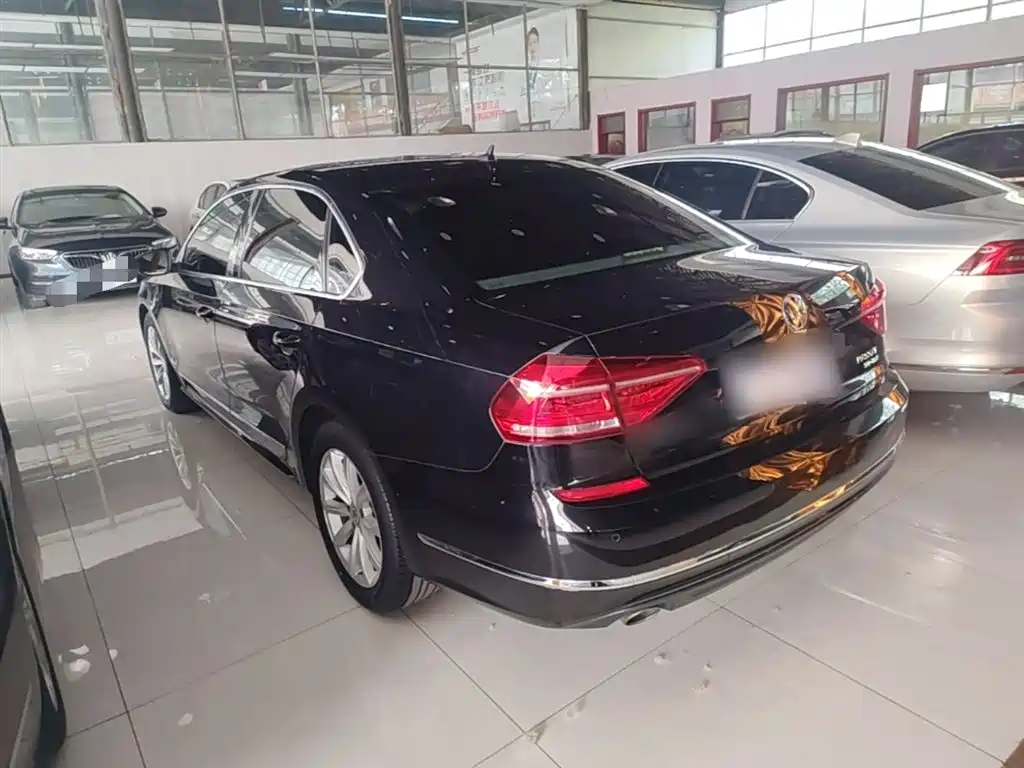 Volkswagen Passat 2017 330TSI DSG Prestige фото 5