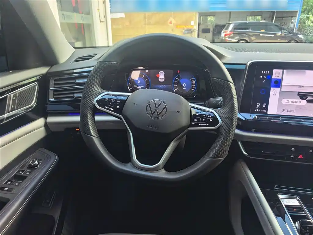 Volkswagen Teramont 2024 380TSI 4WD Dragon Glory Edition фото 4