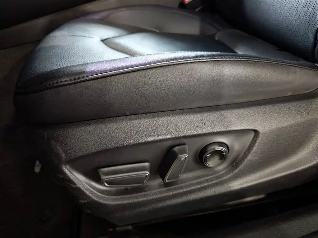 Toyota Avalon 2021 2.5L Luxury Edition фото 18