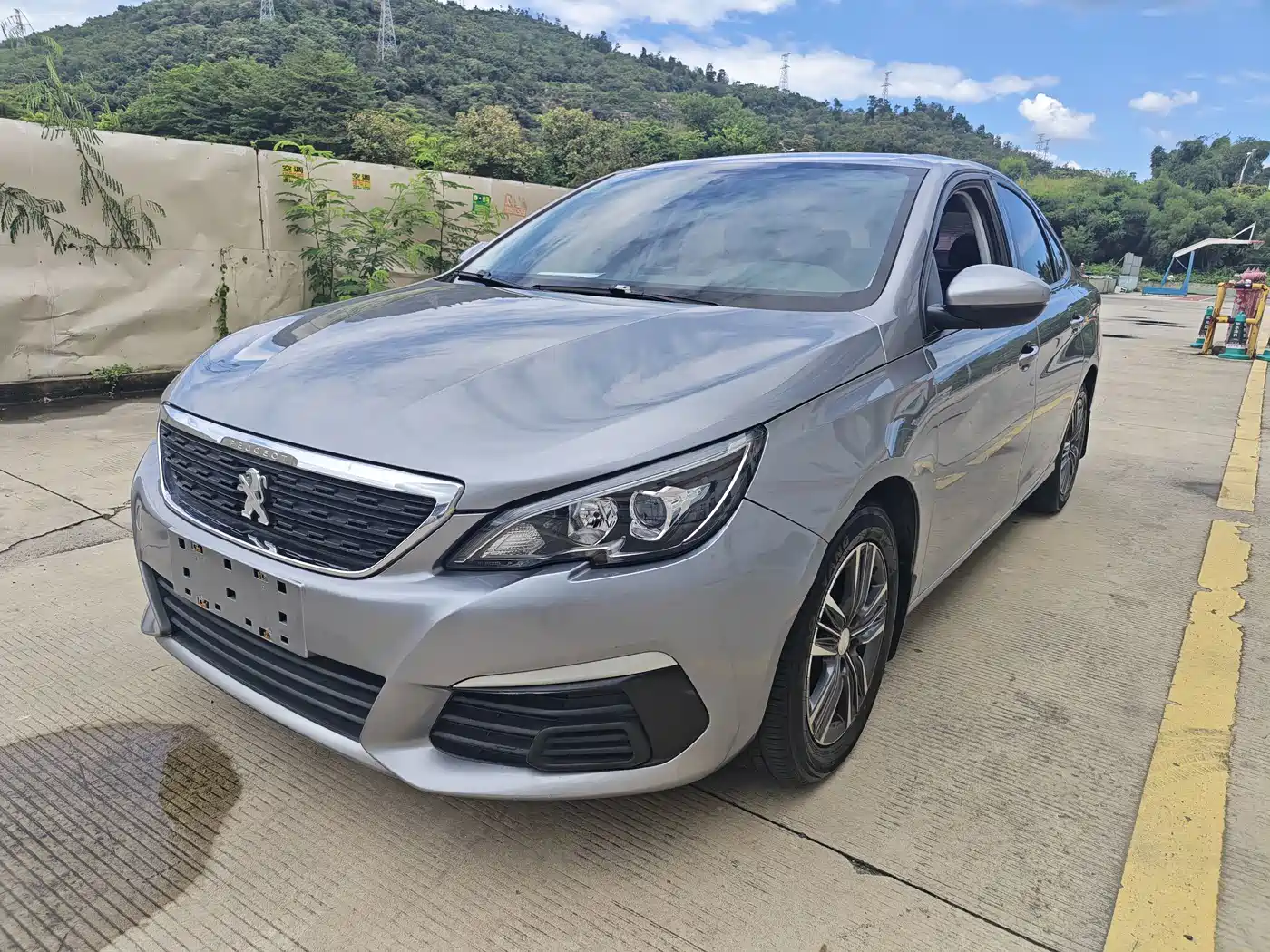 Фото 1 - Peugeot 308