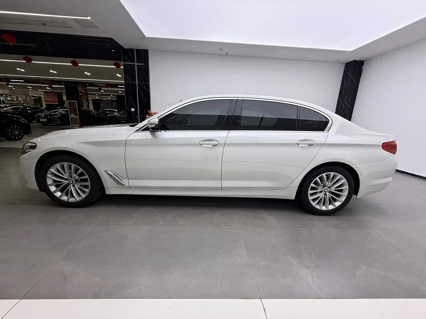 BMW 5 Series 2019 525Li Luxury Package фото 5