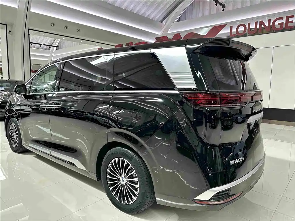 Denza D9 2025 2025 DM-i Smart Drive Edition 1020 AWD Prestige